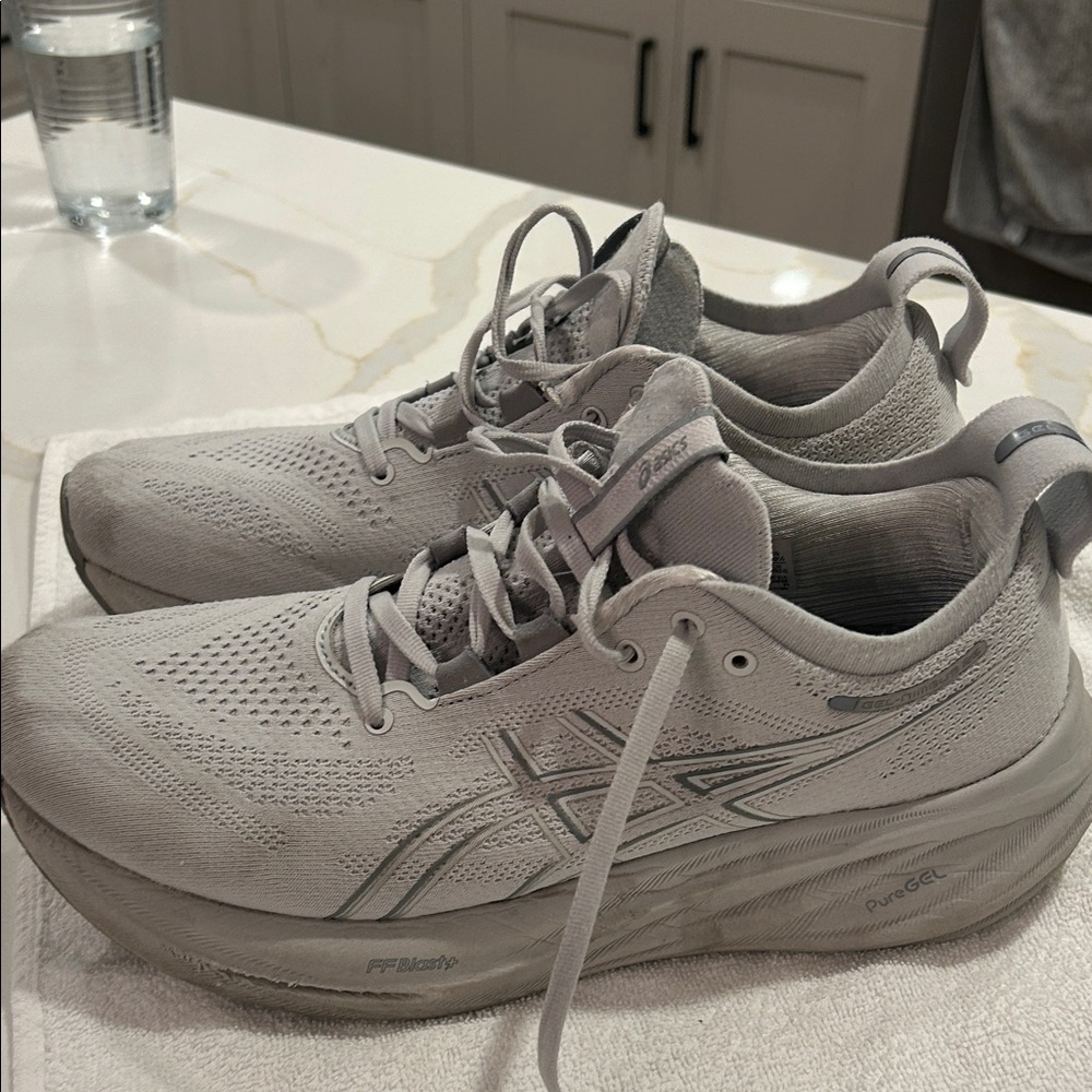 ASICS Women’s Light Gray Athletic Shoes - Picture 3 of 5